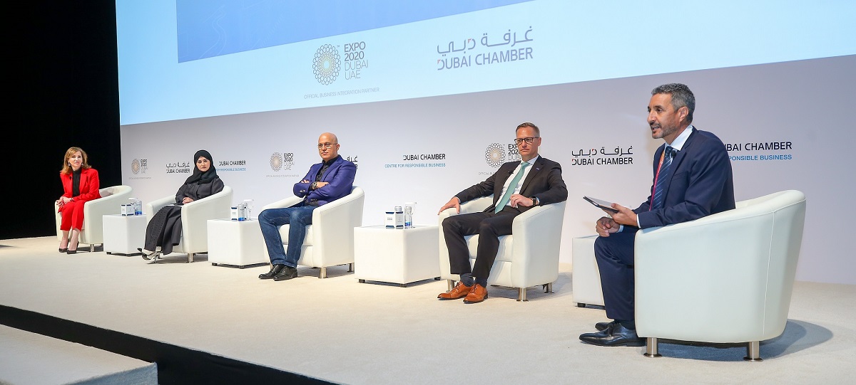 speakers-during-dubai-dialogue-panel-discussion