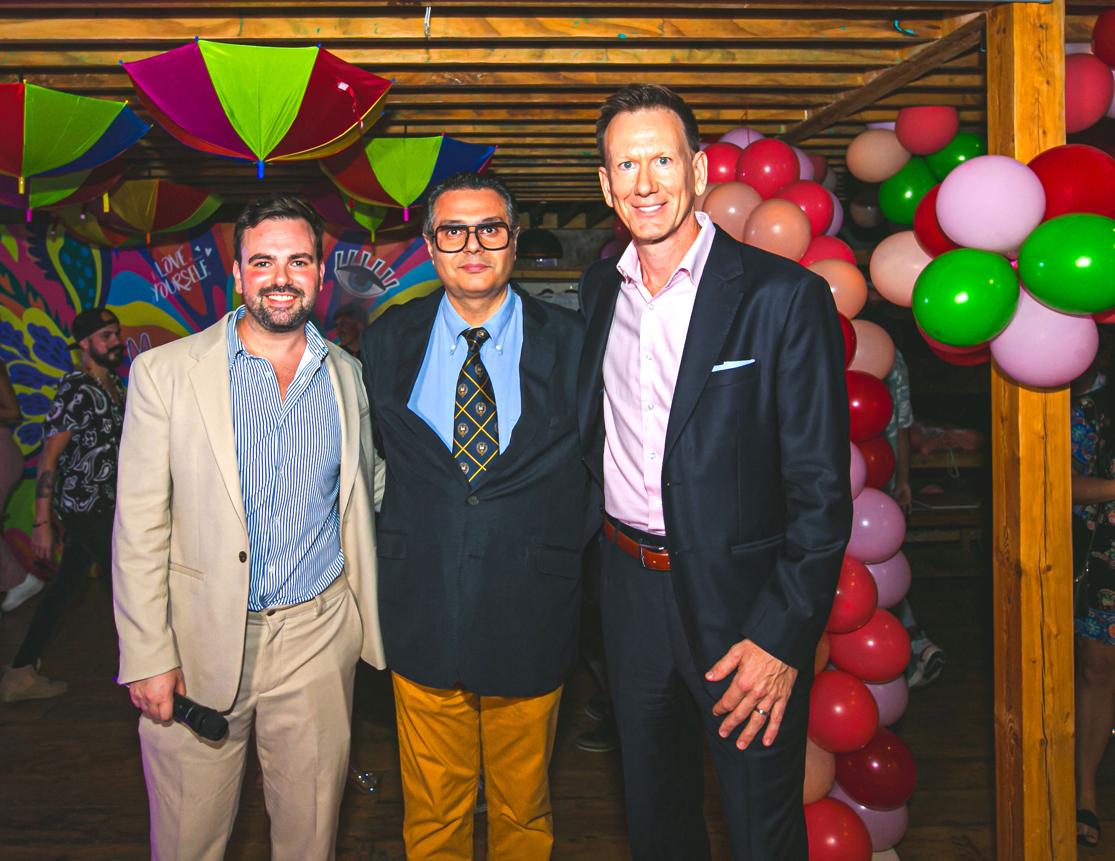 Dr-Qais-with-Soom-team-and-guest