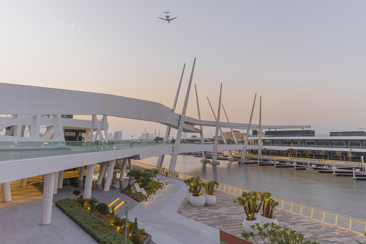 Abu Dhabi _ Al Qana _ Case _1699427470