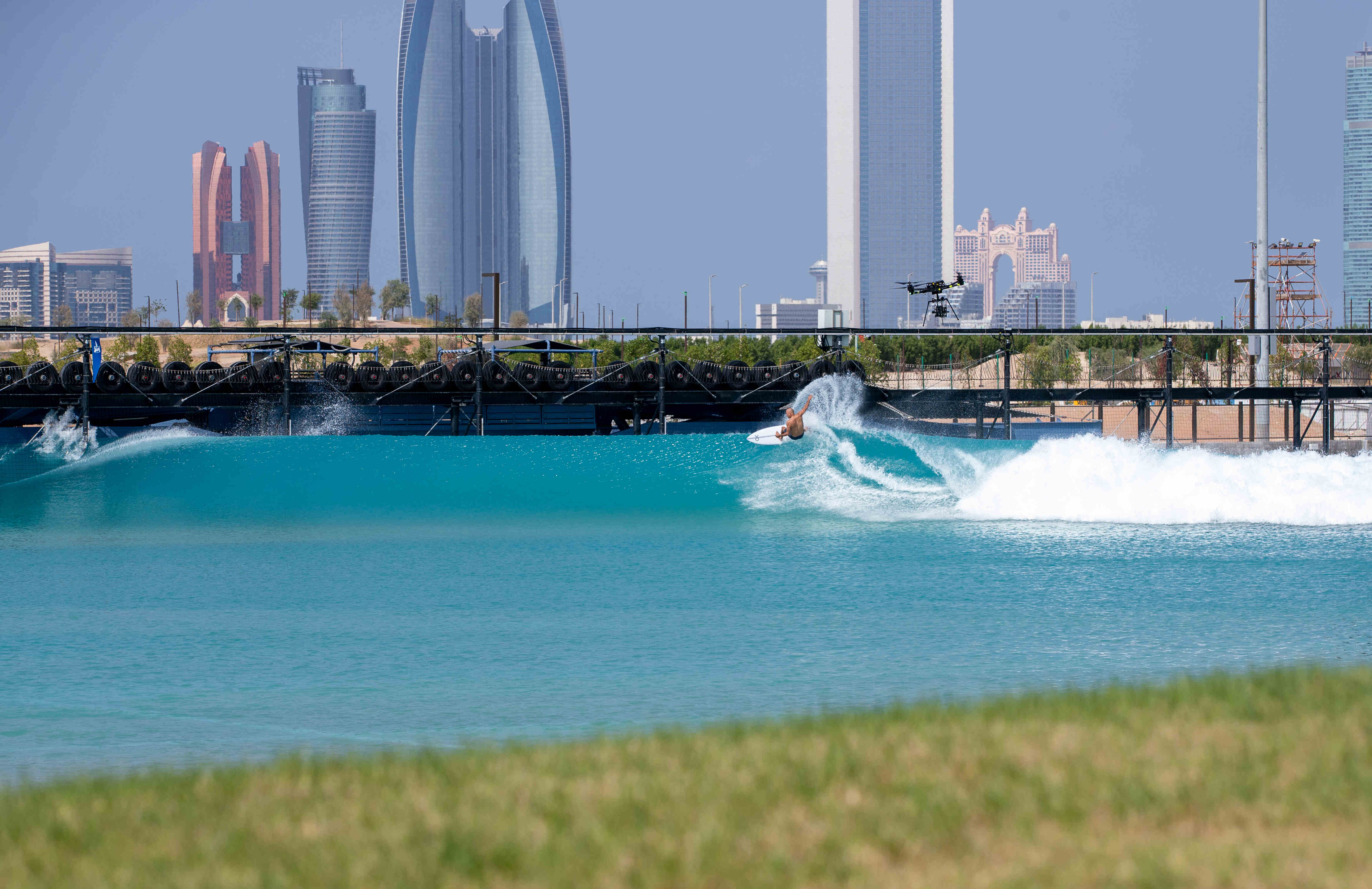Surf Abu Dhabi - Kelly Slater (3)