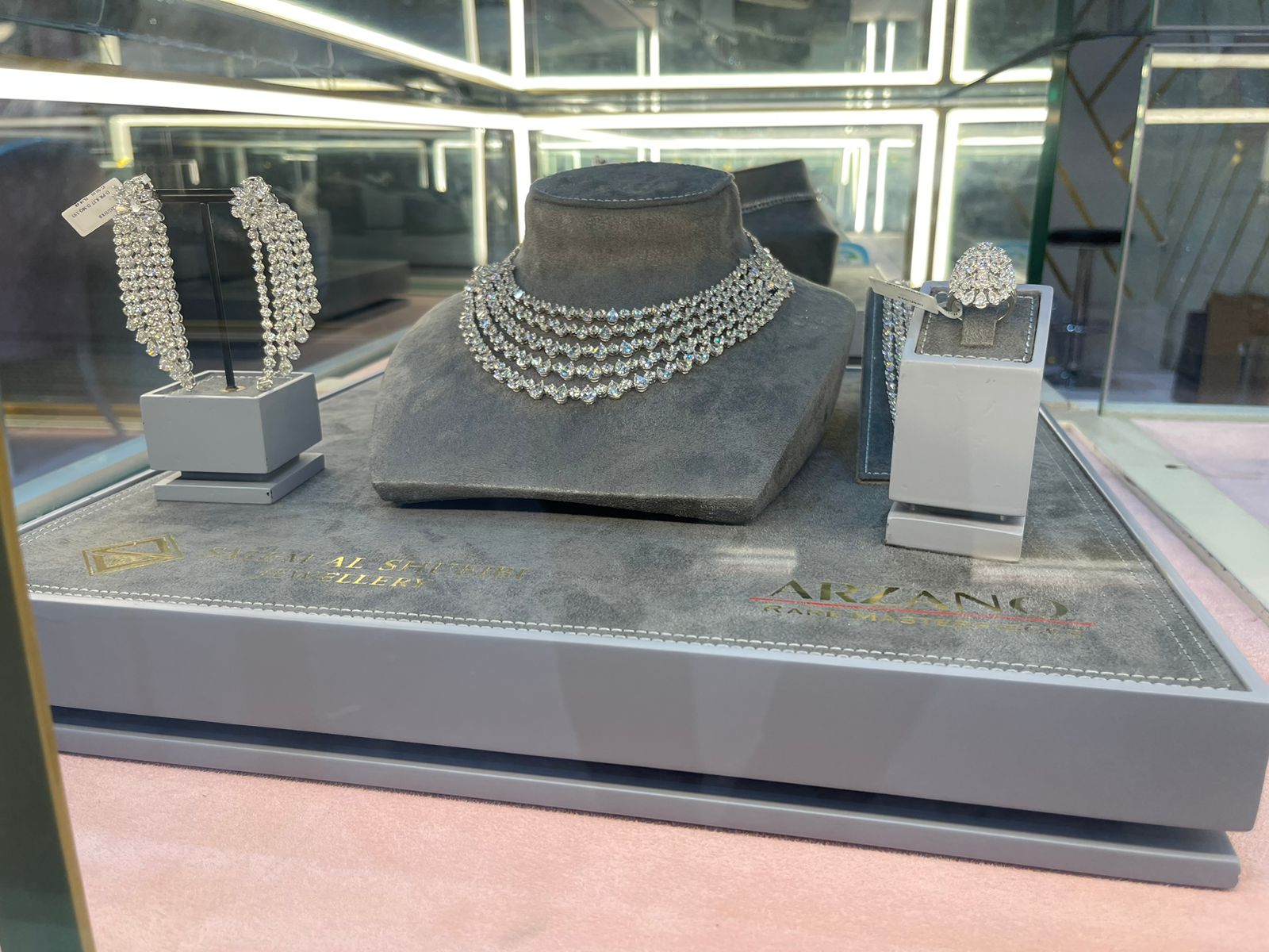 4- the most expensive diamond set at the exhibition