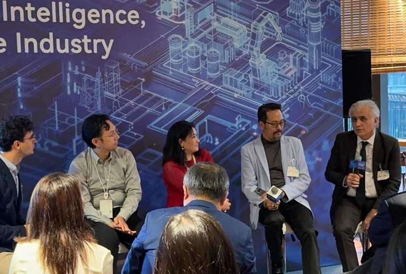 Dr. Jassim Haji participating at a panel discussion at Huawei Connect 2024