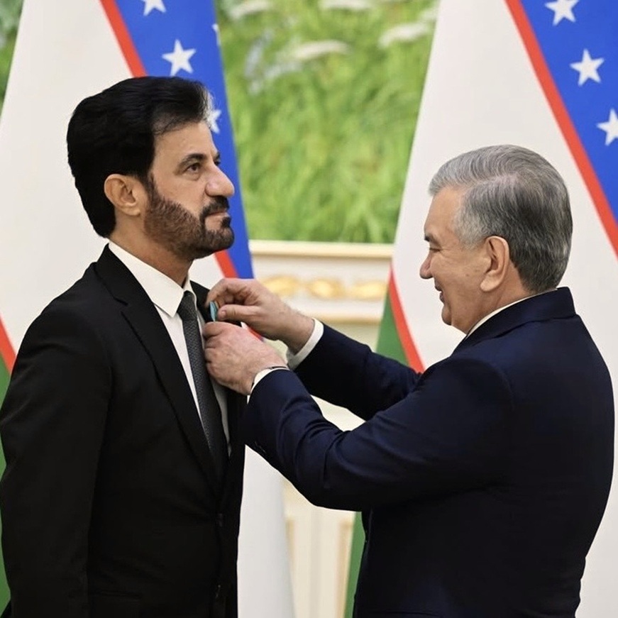 The-President-of-the-Republic-of-Uzbekistan-HE-Shavkat-Mirziyoyev-presents-FIA-President-Mohammed-Ben-Sulayem-with-the-Order-of-Friendship.jpg