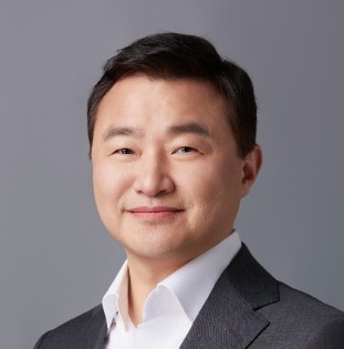 TM Roh, CEO, President, Samsung Electronics