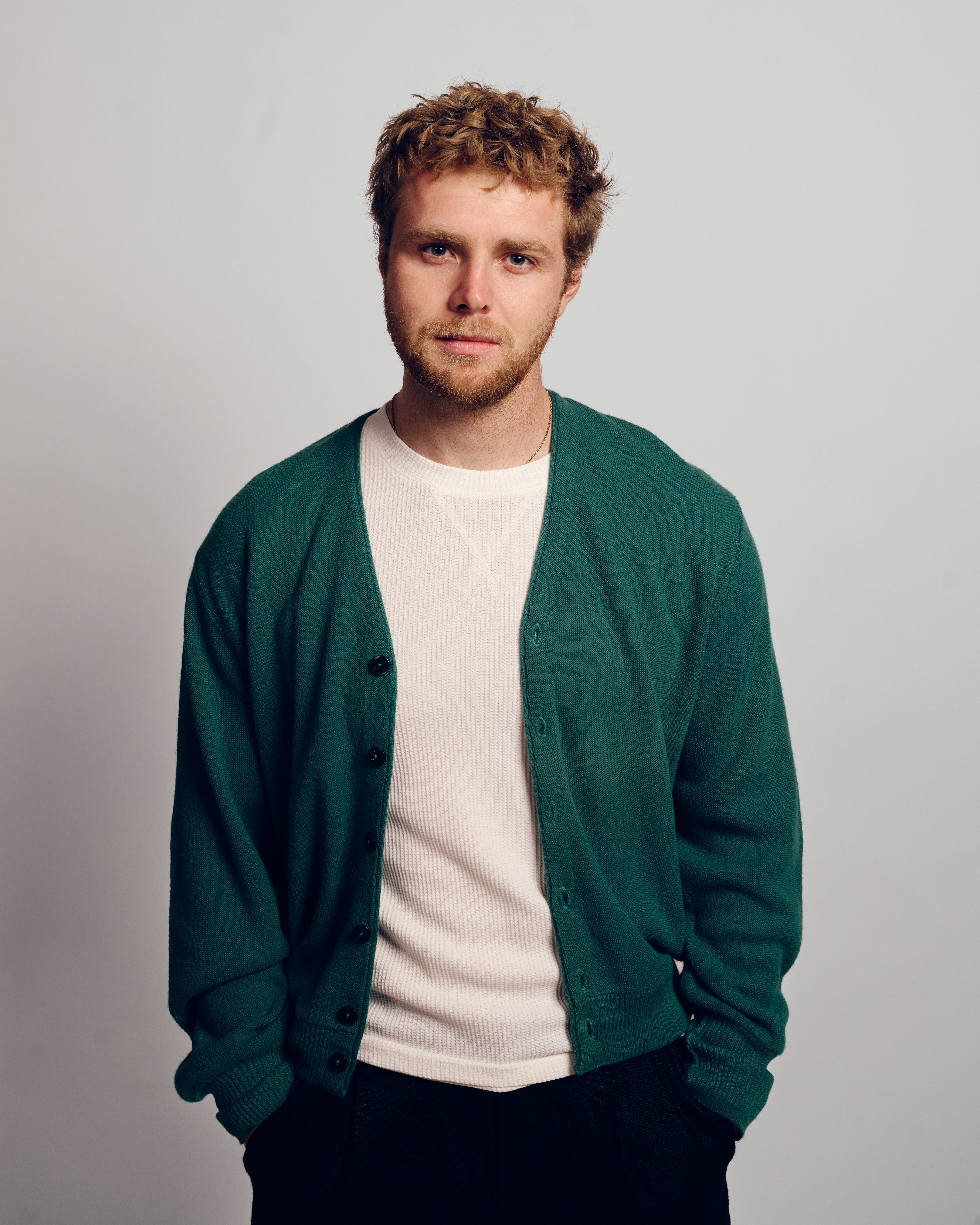 Alex Warren Press Photo 3 (1)